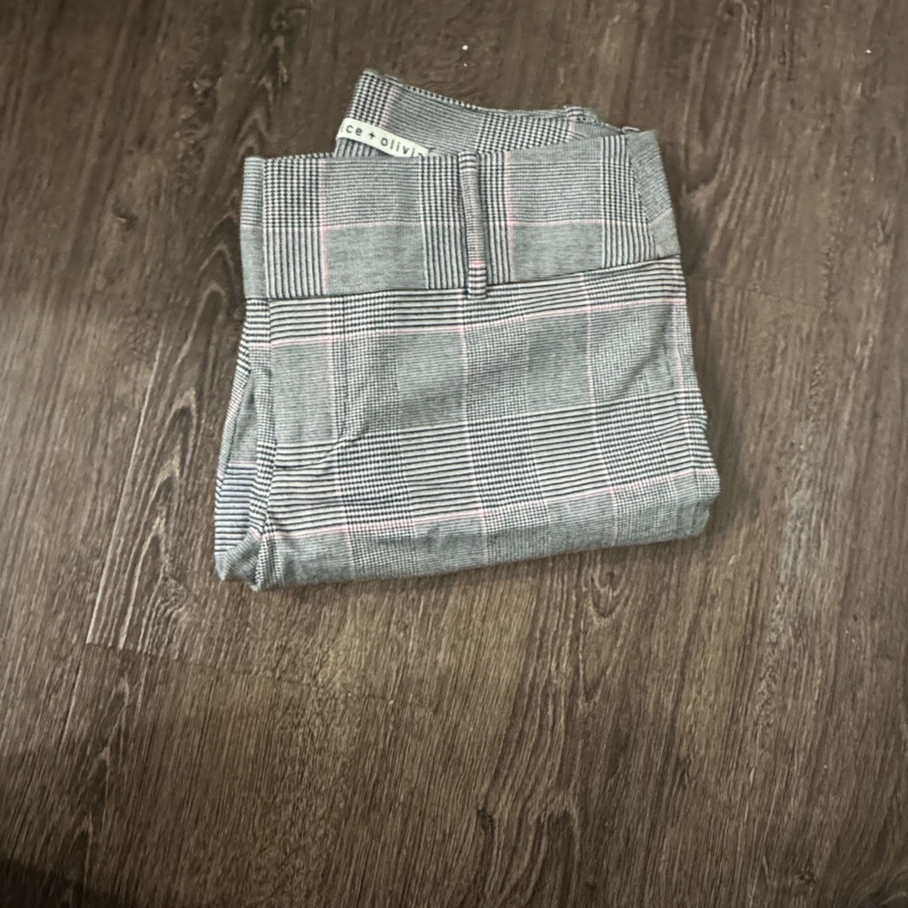 Alice + Olivia Gray Plaid Cropped Pants